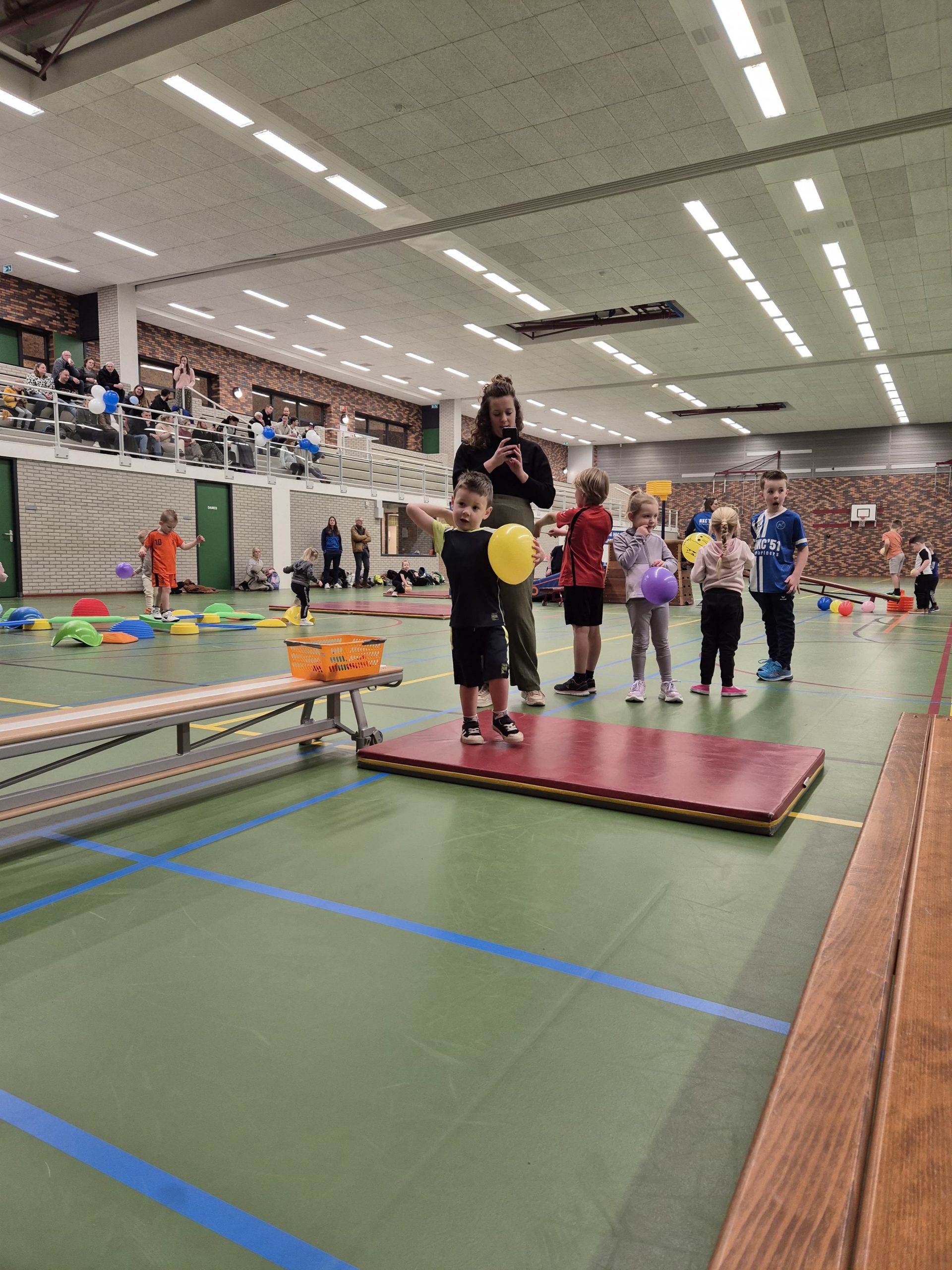 Overzicht van de zaal
